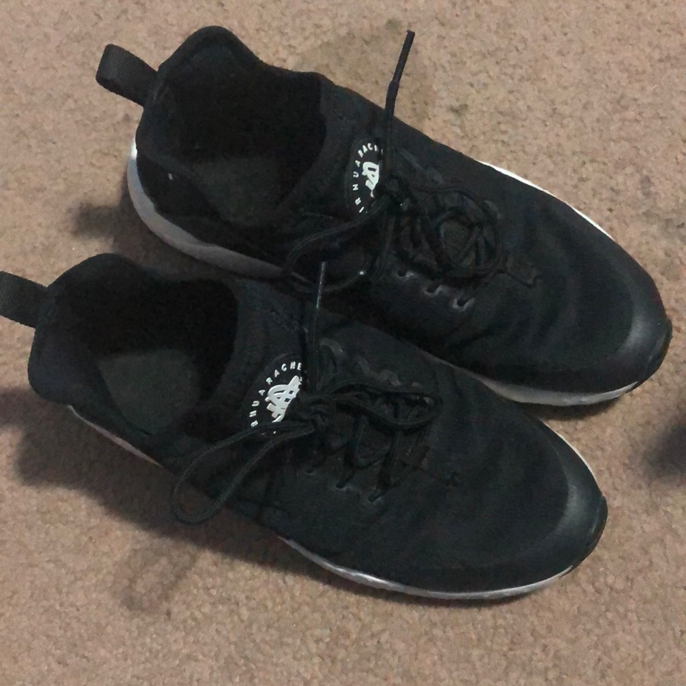 Black Nike Huraches